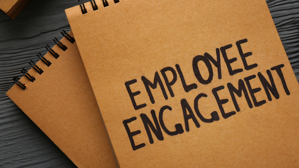 il est écrit "employee engagement"